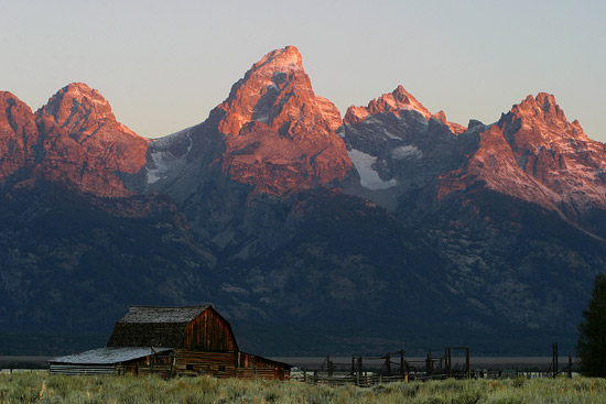 - Moulton Barn and the Teton Range at First Light, Grand Teton NP -